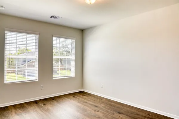 $2,799 | 410 Magnolia Street, Lake Jackson, TX 77566