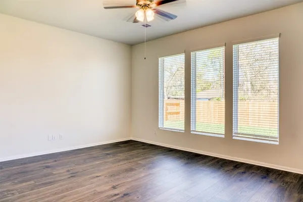 $2,799 | 410 Magnolia Street, Lake Jackson, TX 77566