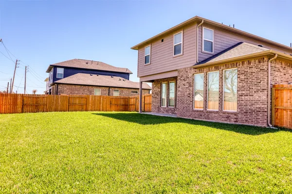 $2,799 | 410 Magnolia Street, Lake Jackson, TX 77566