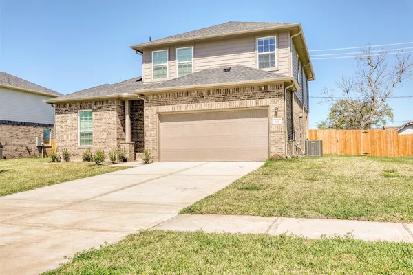 $2,799 | 410 Magnolia Street, Lake Jackson, TX 77566