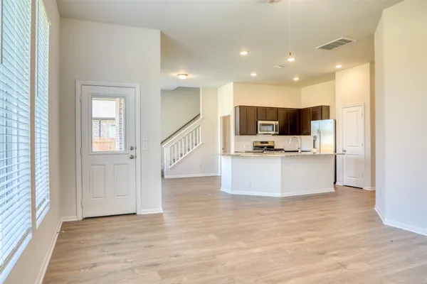 $2,799 | 410 Magnolia Street, Lake Jackson, TX 77566