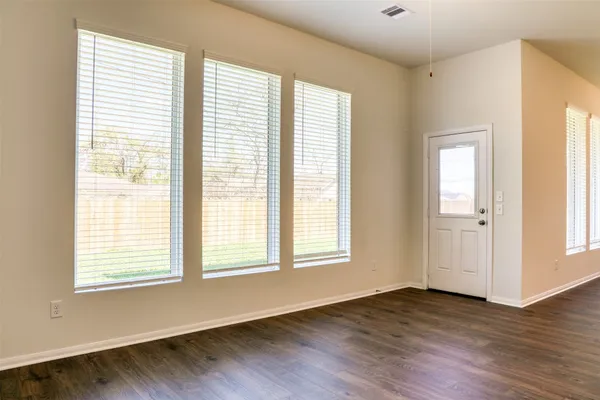 $2,799 | 410 Magnolia Street, Lake Jackson, TX 77566