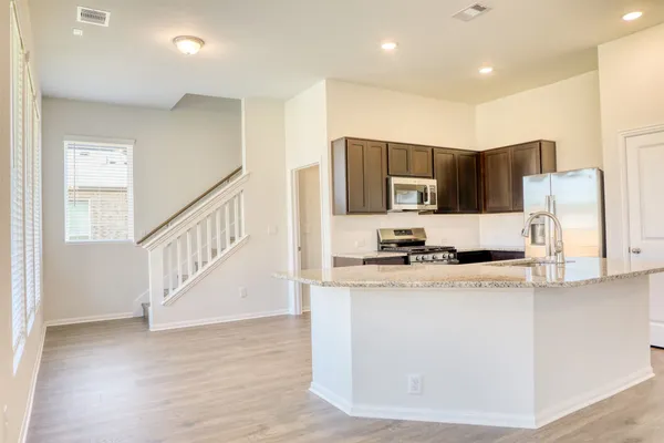$2,799 | 410 Magnolia Street, Lake Jackson, TX 77566