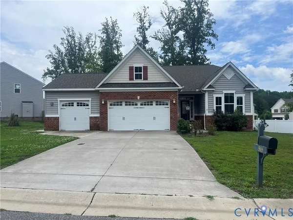 $2,325 | 965 Eagle Place, Hopewell, VA 23860