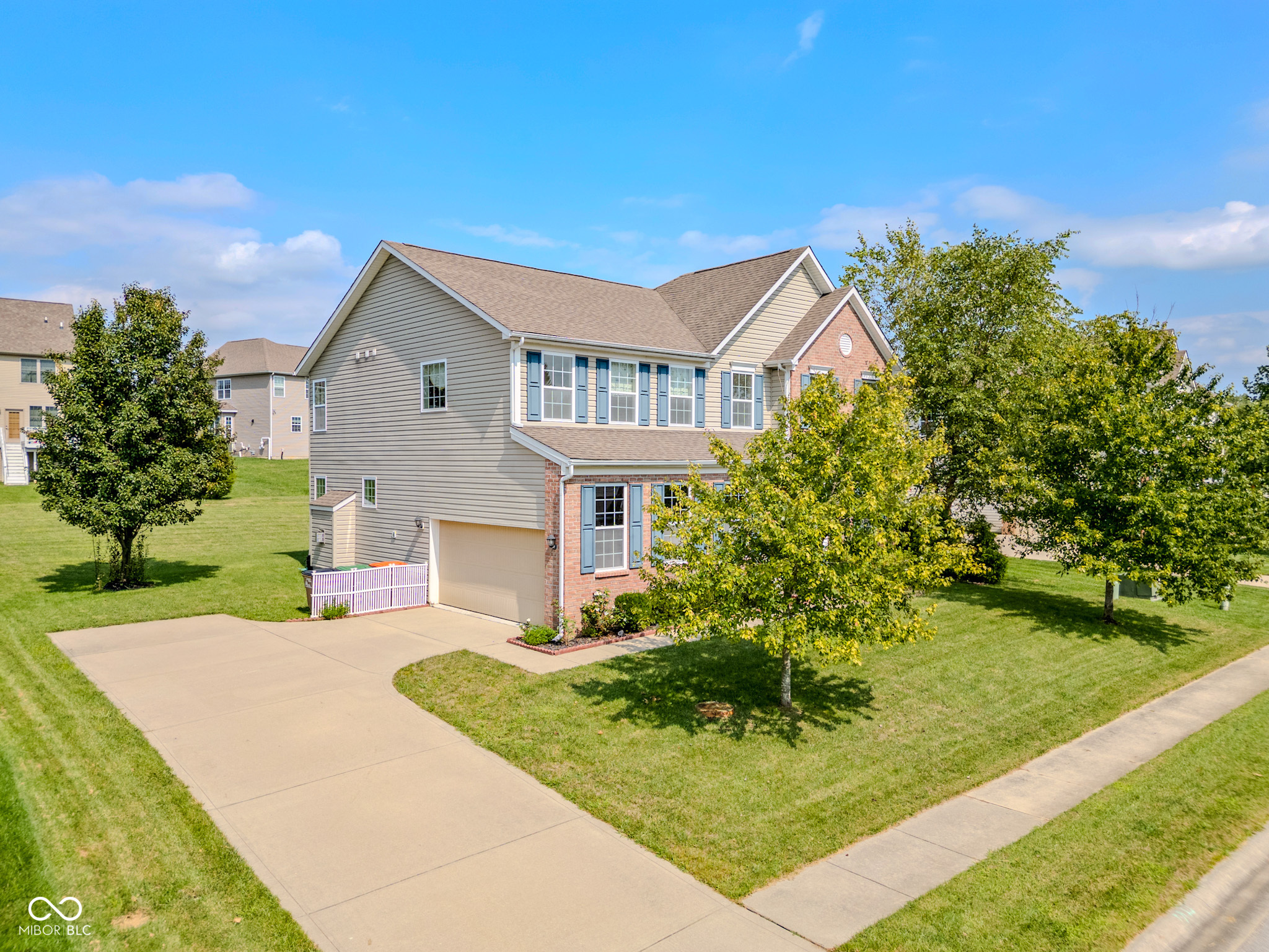 7048 Stoney Ridge Drive Columbus, IN 47201 - Photo 4 of 52 Gallery Image 4