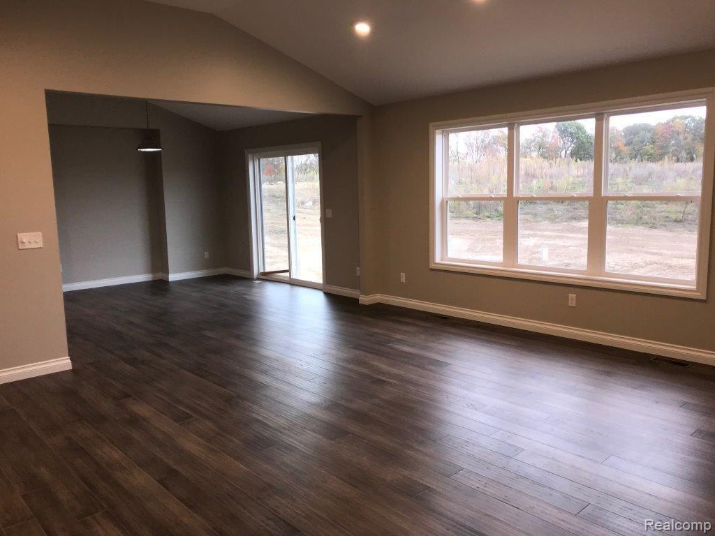 1548 Indian Road Lapeer, MI 48446 - Photo 11 of 47 IMG-6432.JPG