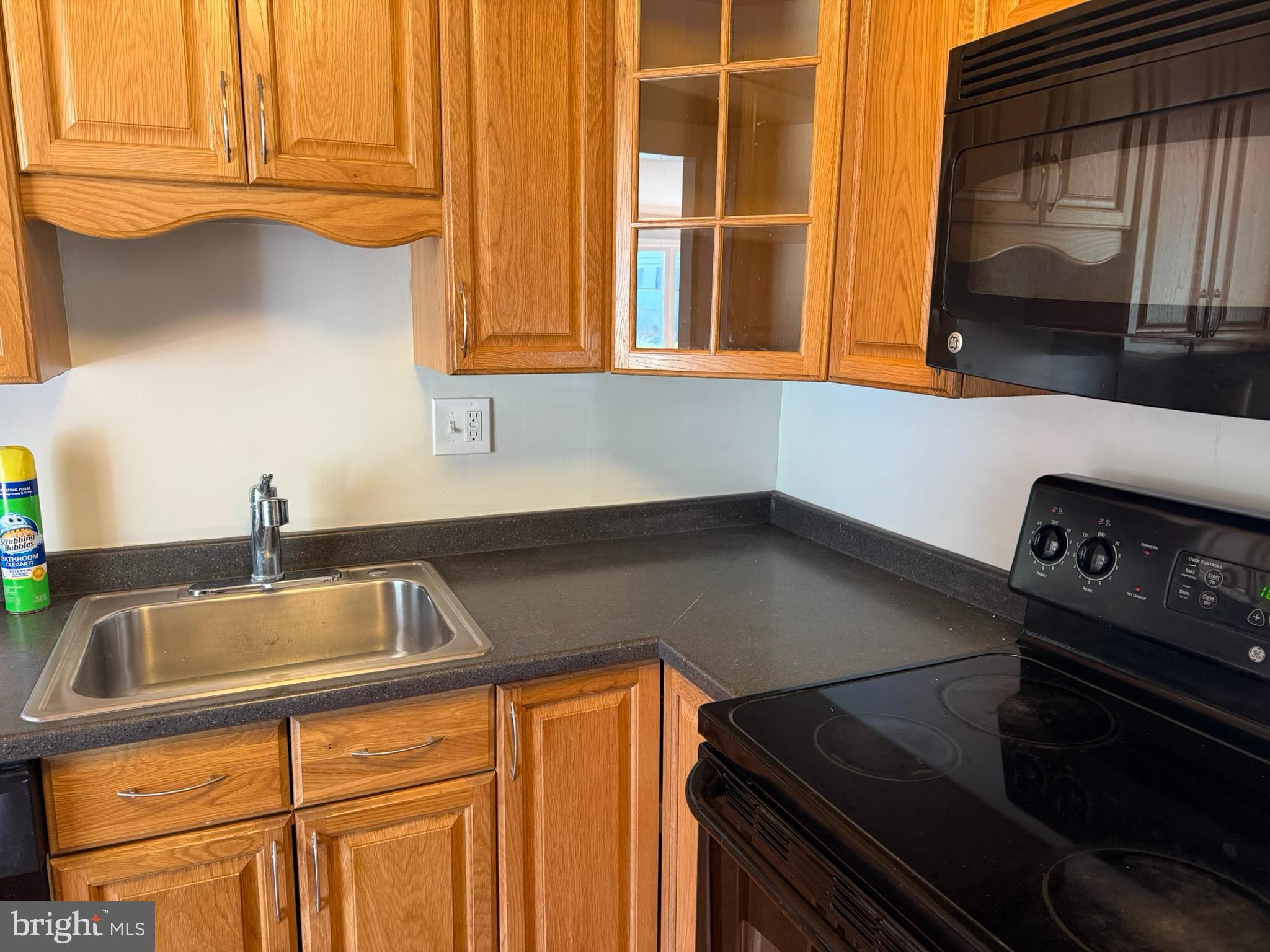 13206 Holdridge Road Silver Spring, MD 20906 - Photo 6 of 14 Kitchen