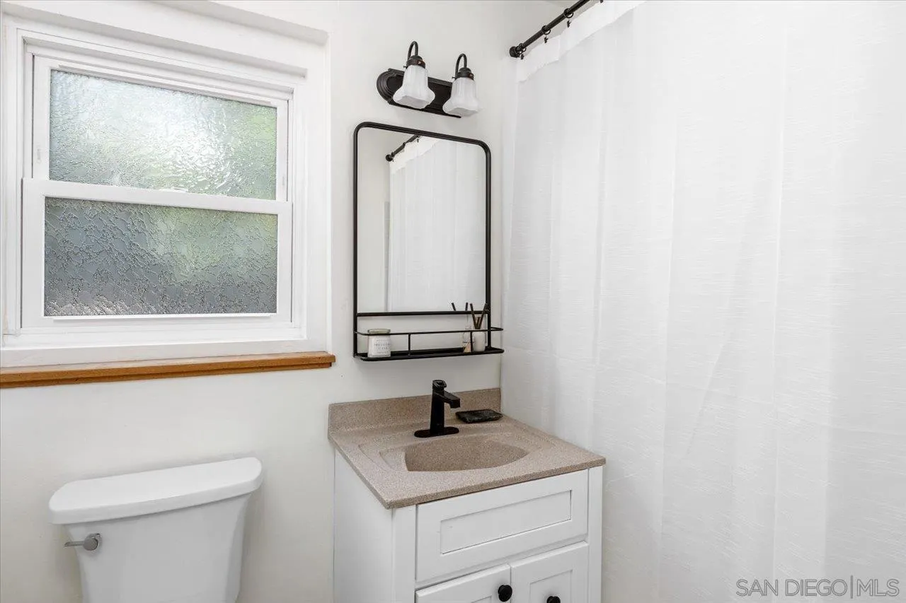 528 Parkbrook Street Spring Valley, CA 91977 - Photo 26 of 35 Gallery Image 26