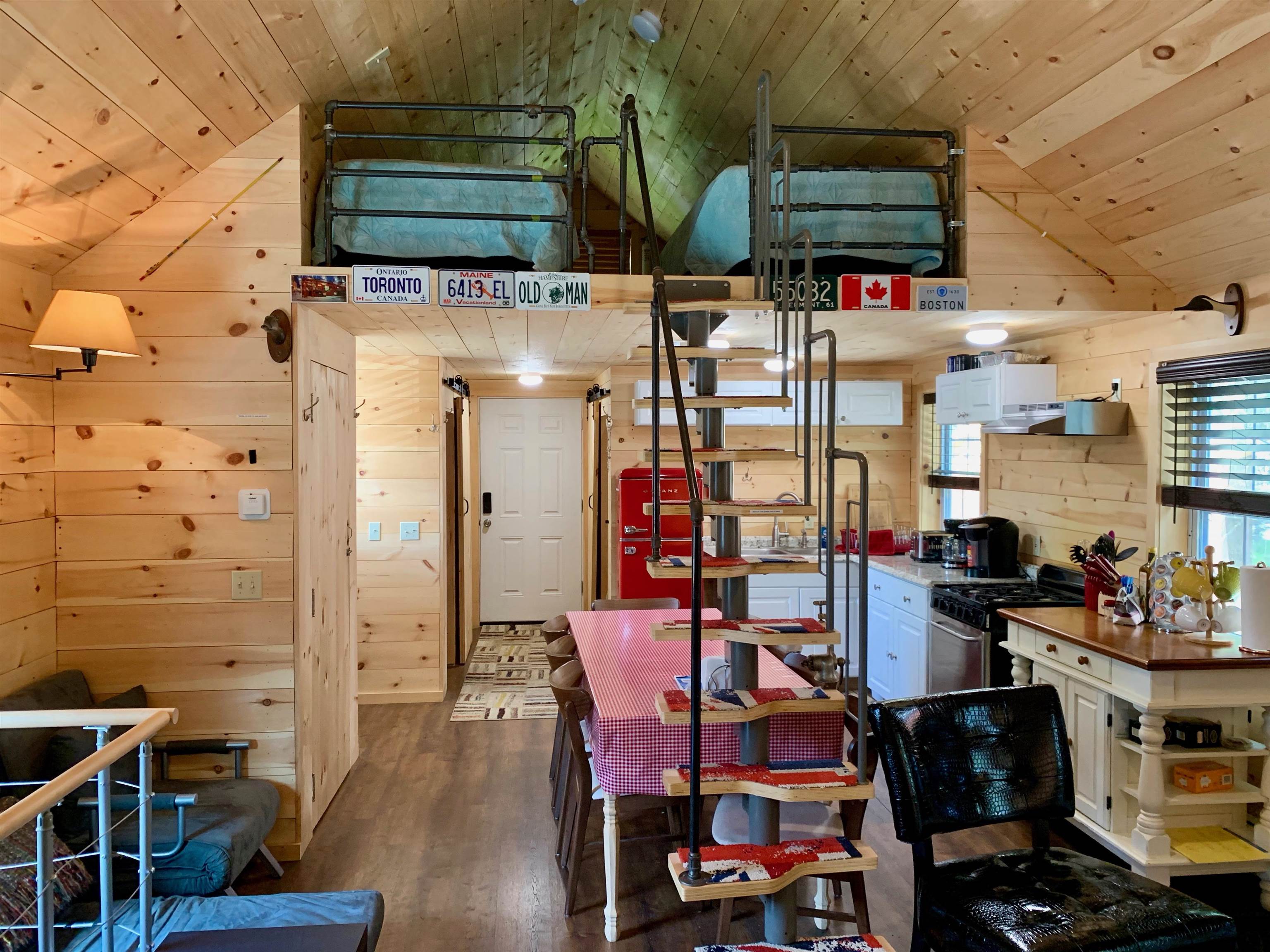 44 Mitchell Road Pittsburg, NH 03592 - Photo 2 of 40