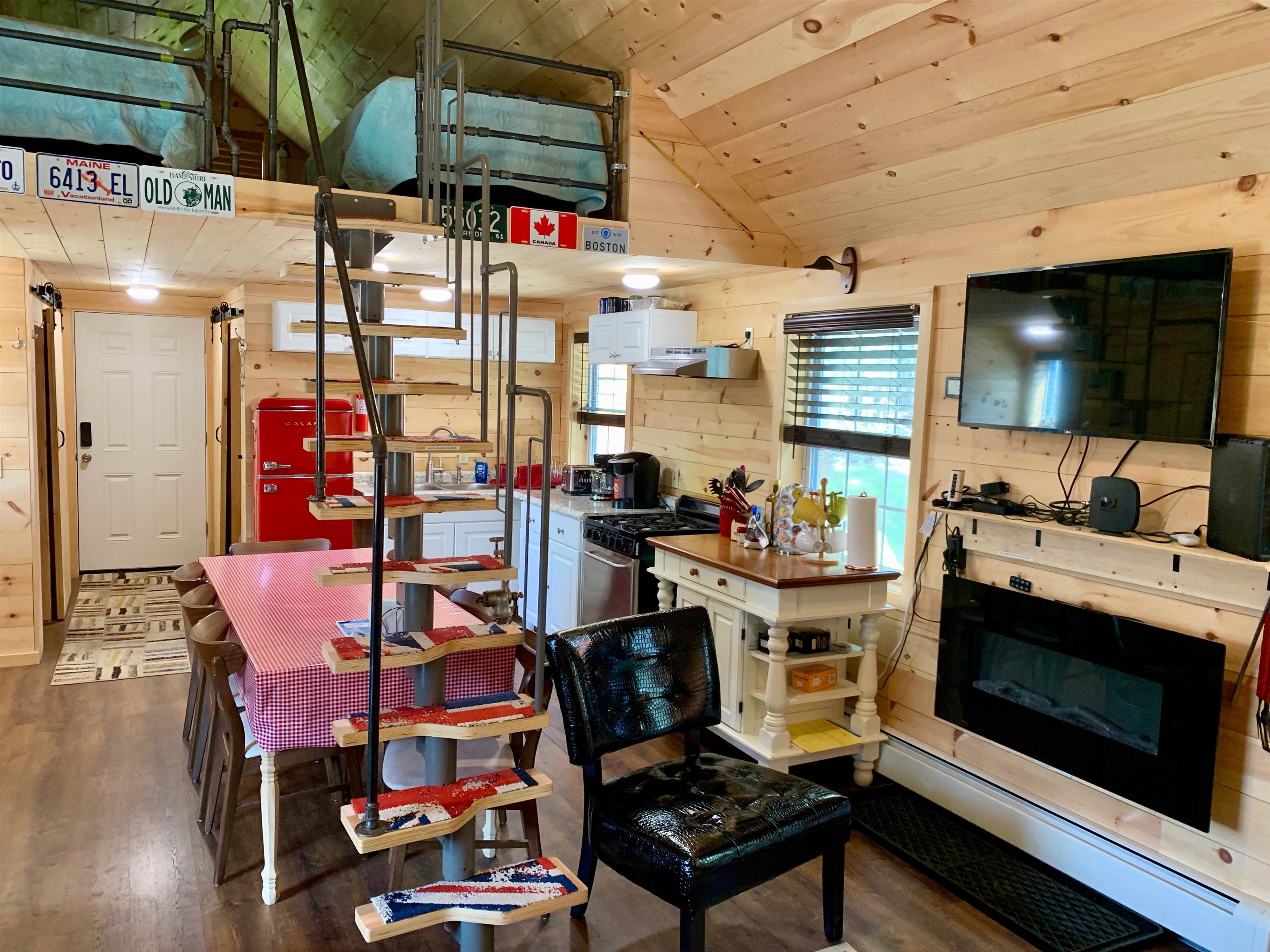 44 Mitchell Road Pittsburg, NH 03592 - Photo 3 of 40