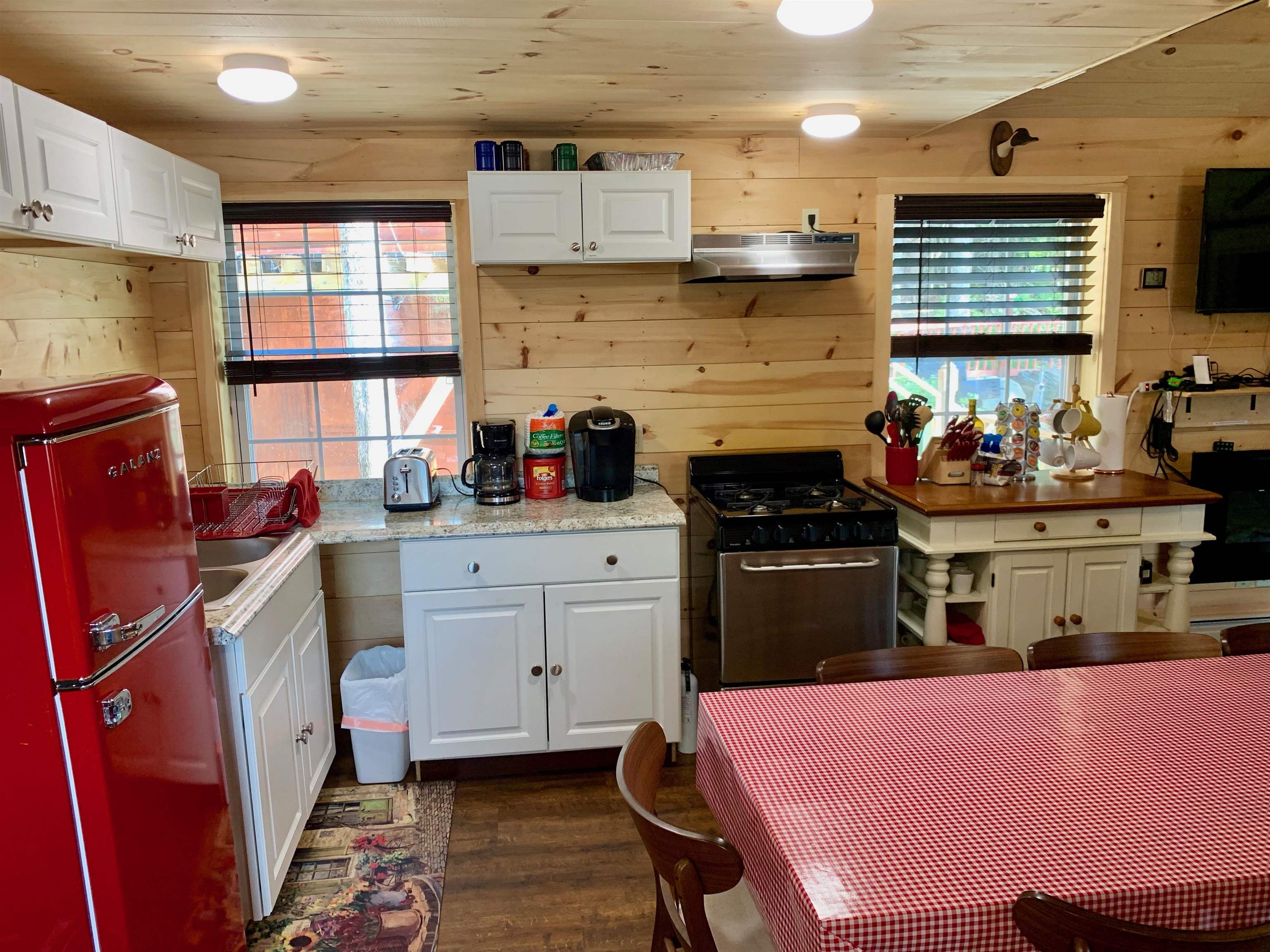 44 Mitchell Road Pittsburg, NH 03592 - Photo 4 of 40