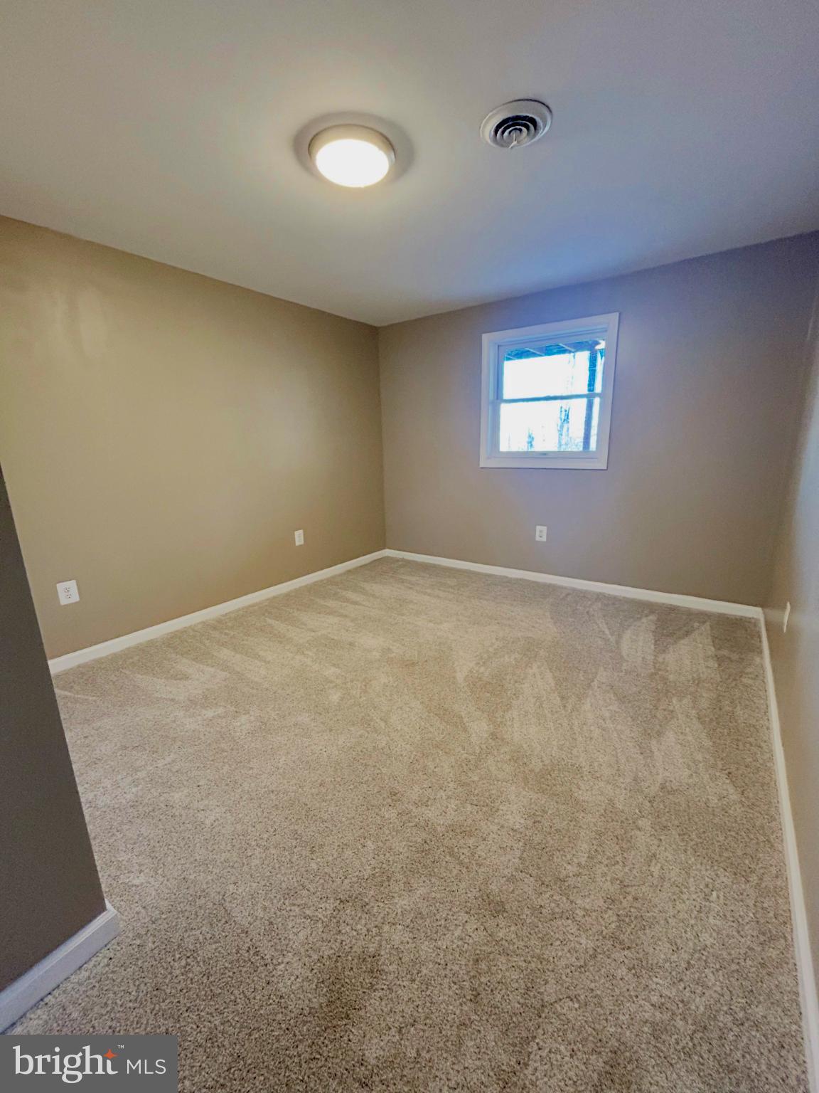 138 Parkside Road Linden, VA 22642 - Photo 28 of 38 a view of an empty room