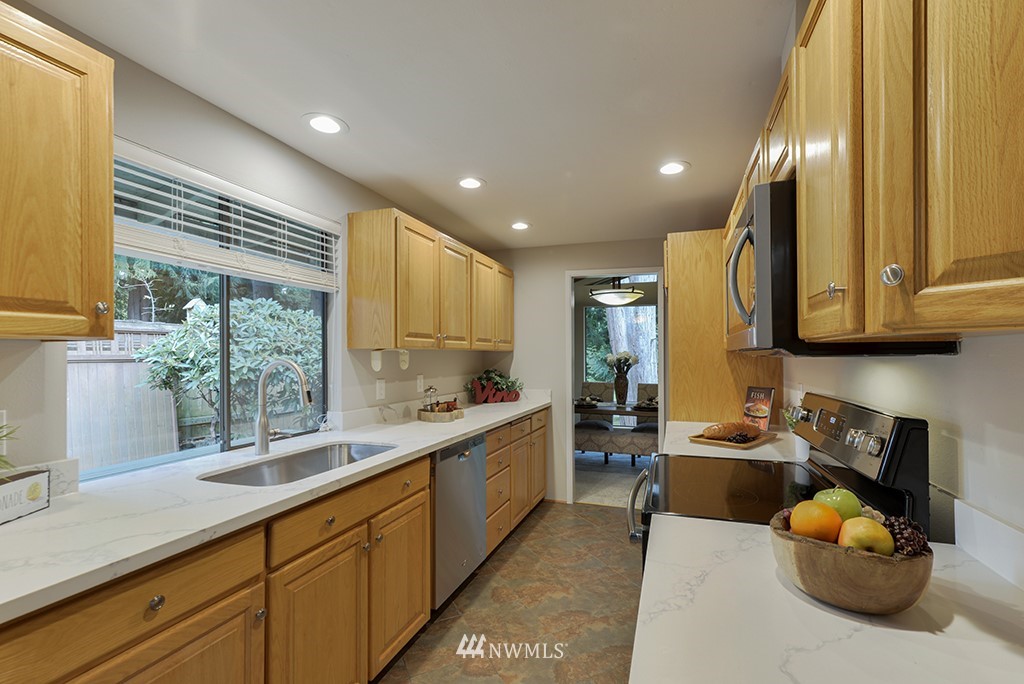 16917 155th Place Southeast Renton, WA 98058 - Photo 9 of 35 Gallery Image 9