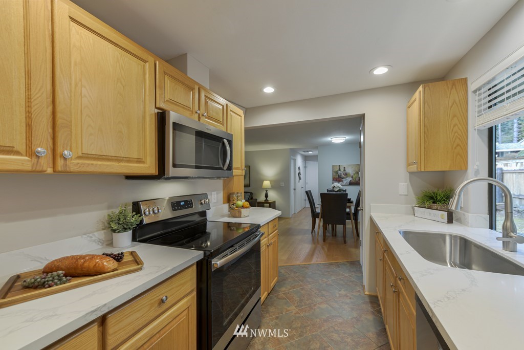 16917 155th Place Southeast Renton, WA 98058 - Photo 10 of 35 Gallery Image 10
