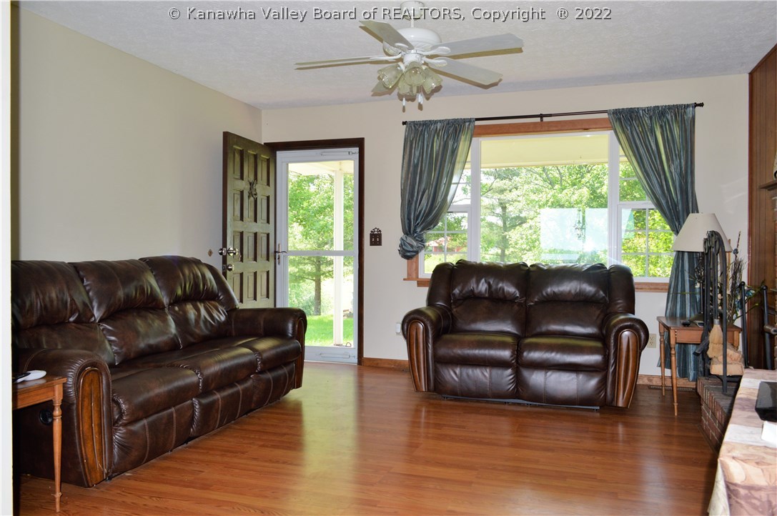 2046 Vicars Ridge Road Gandeeville, WV 25243 - Photo 12 of 28 Gallery Image 12