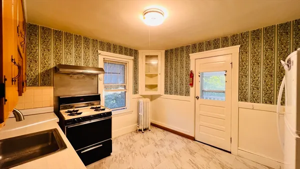 $2,300 | 164 East Elm Avenue, Unit 2, Quincy, MA 02170