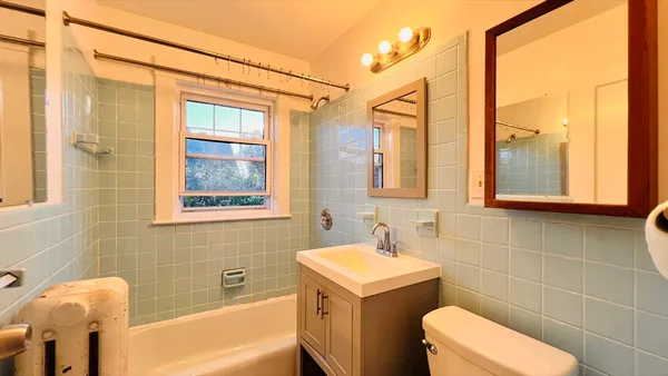 $2,300 | 164 East Elm Avenue, Unit 2, Quincy, MA 02170