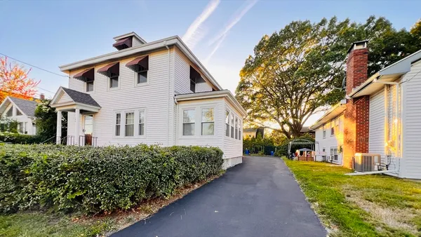 $2,300 | 164 East Elm Avenue, Unit 2, Quincy, MA 02170