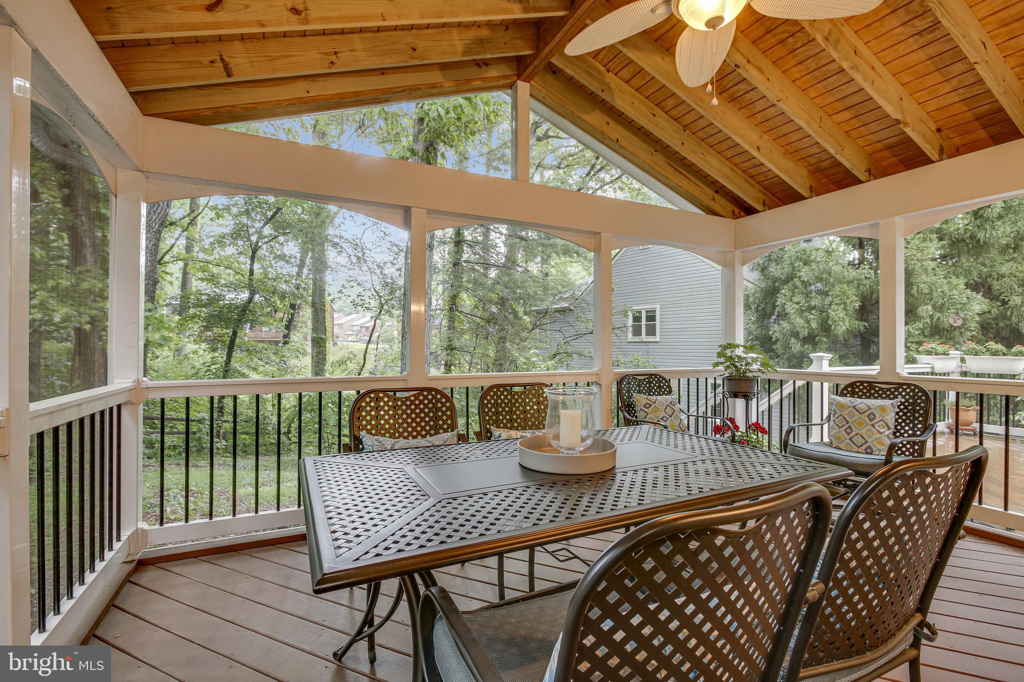 2219 Wakerobin Lane Reston, VA 20191 - Photo 14 of 33
