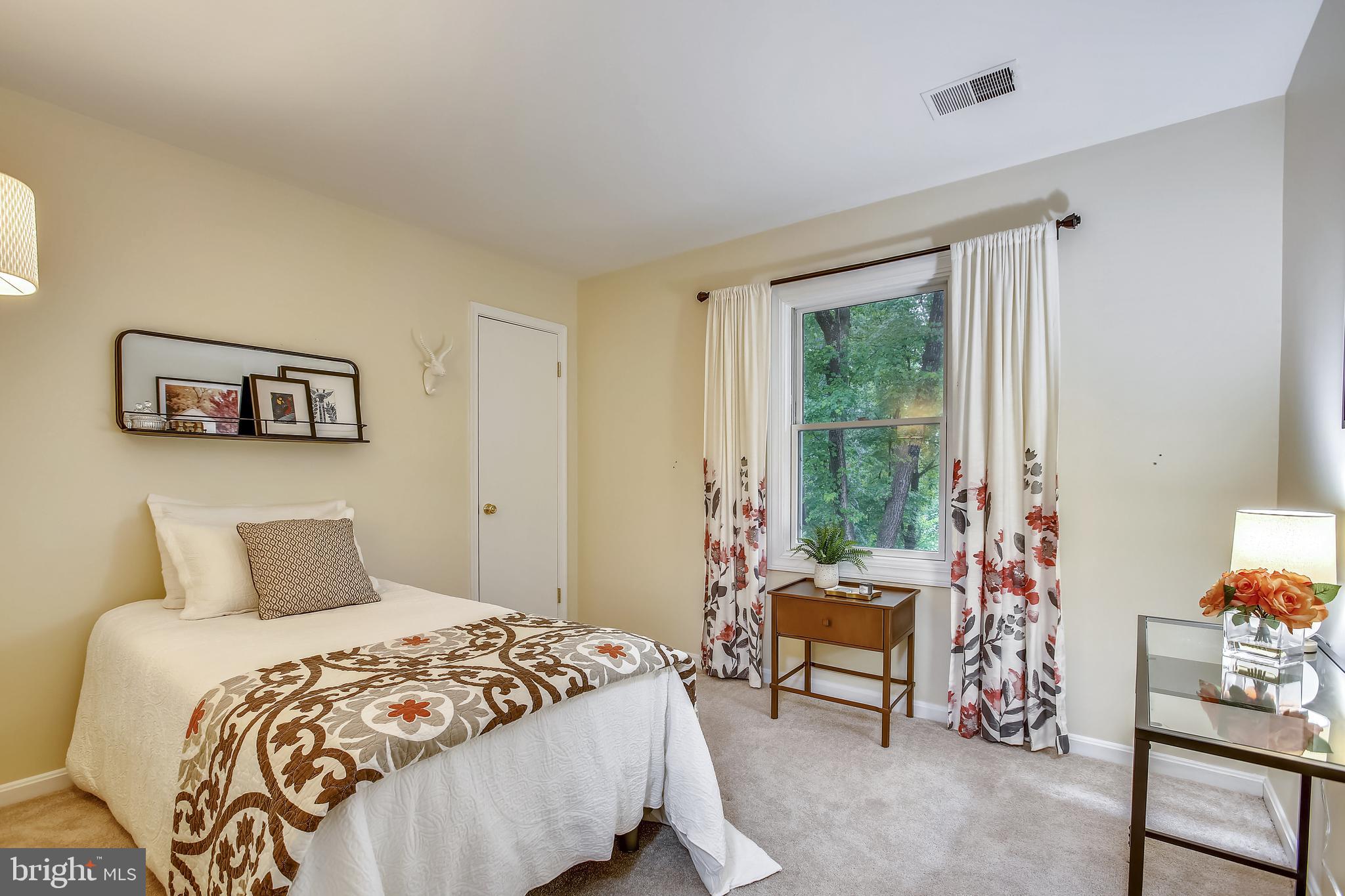 2219 Wakerobin Lane Reston, VA 20191 - Photo 25 of 33 Second Bedroom