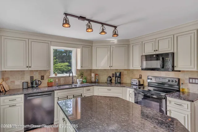 $4,200 | 37 Freehold Road, Jackson, NJ 08527