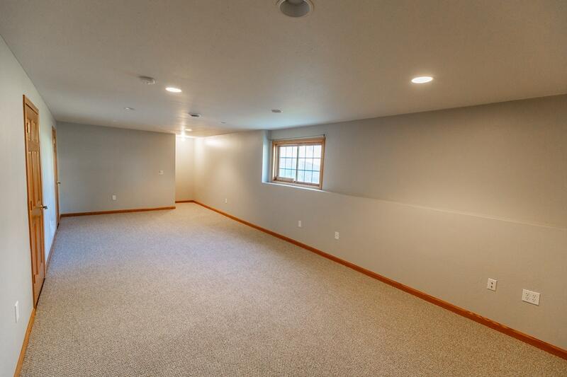 864 Eagles Way Plymouth, WI 53073 - Photo 17 of 21 LL Family Room