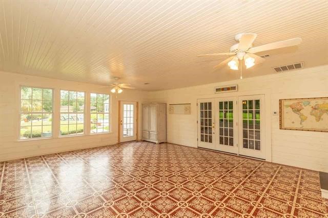 5975 Calder Avenue Beaumont, TX 77706 - Photo 32 of 35 a view of an empty room with a window