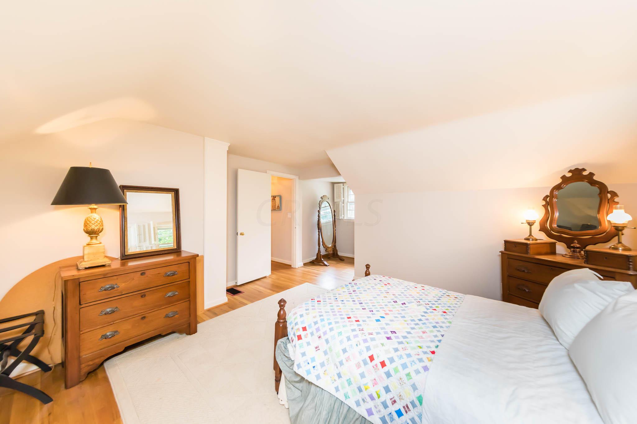 2484 Dorset Road Columbus, OH 43221 - Photo 32 of 41