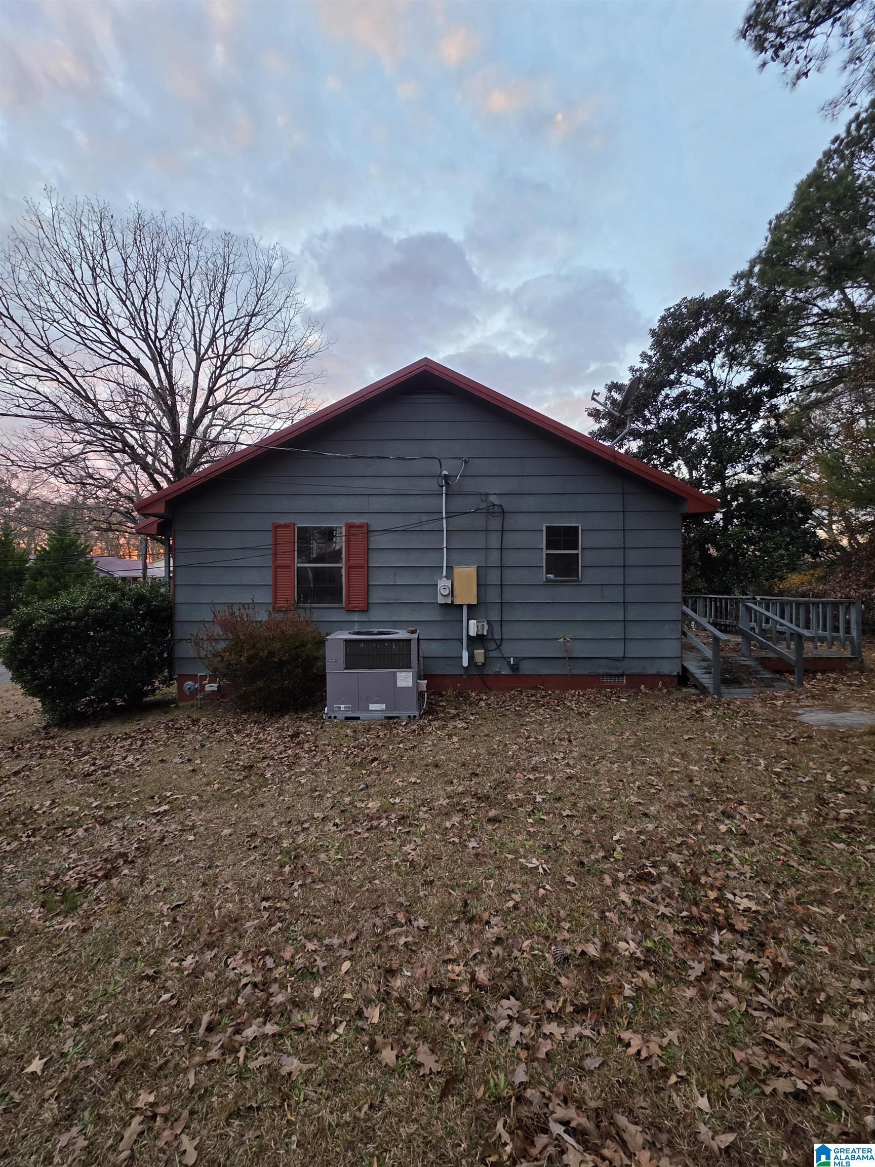 217 Davis Street Talladega, AL 35160 - Photo 5 of 25