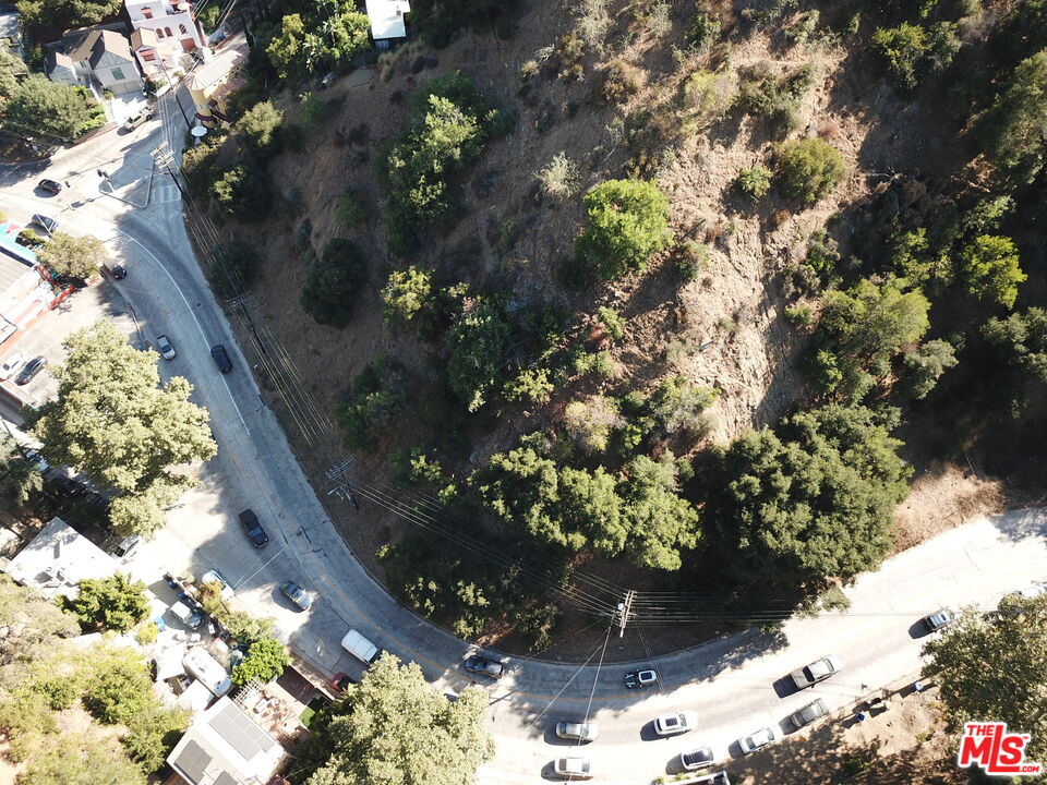 2125 Laurel Canyon Boulevard Los Angeles, CA 90046 - Photo 4 of 8