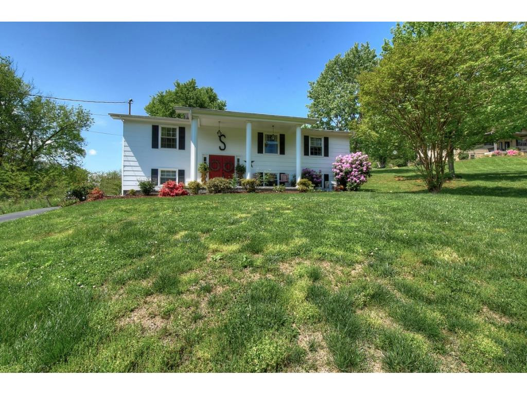 288 Hart Road Elizabethton, TN 37643 - Photo 1 of 34 Photo 1