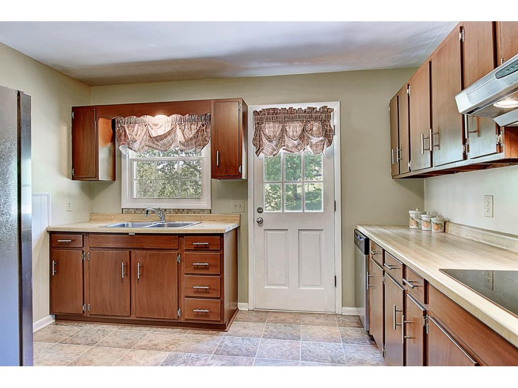 288 Hart Road Elizabethton, TN 37643 - Photo 7 of 34 Photo 7