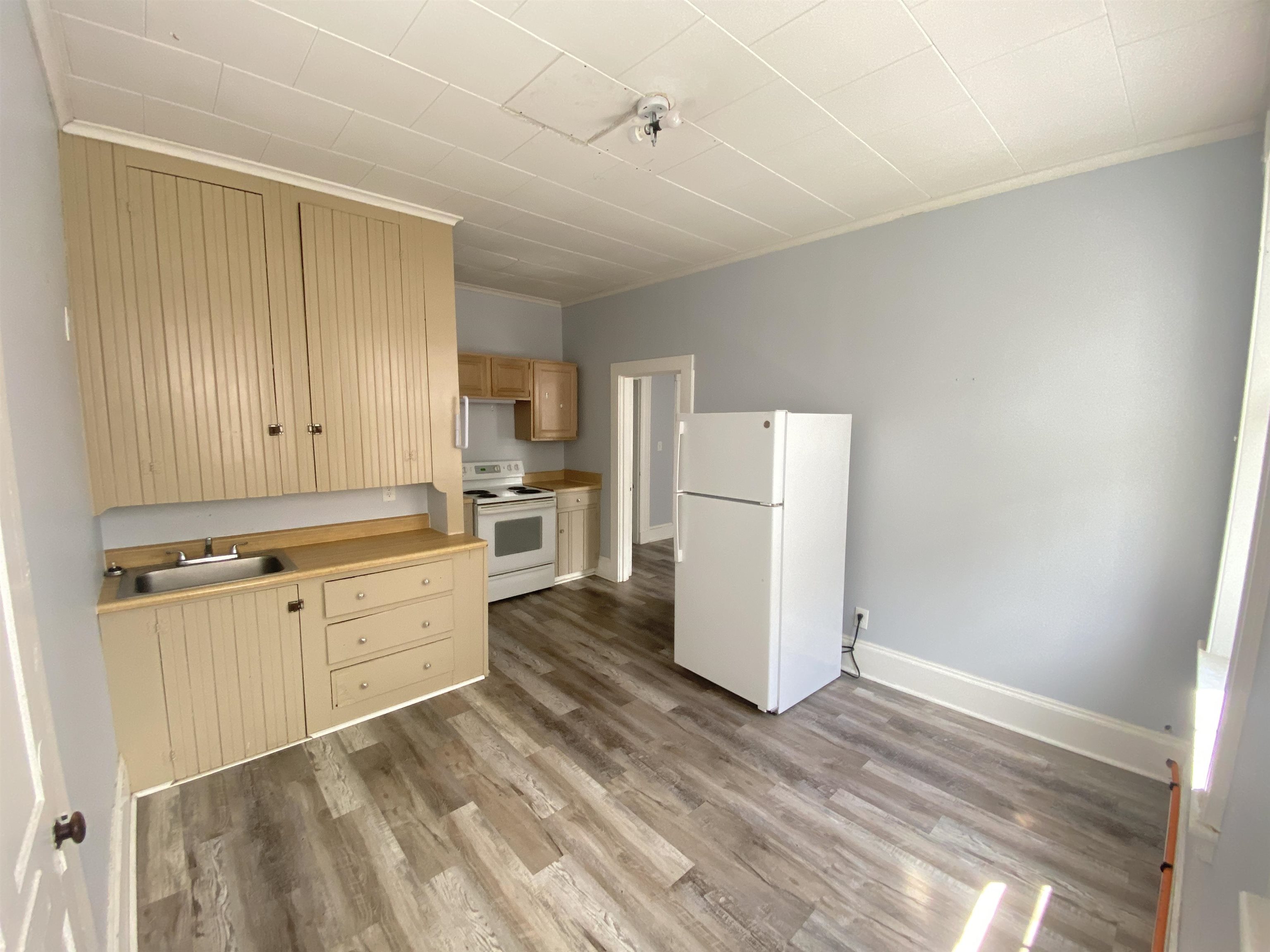 39 Pleasant Street, Unit 1 Claremont, NH 03743 - Photo 4 of 9