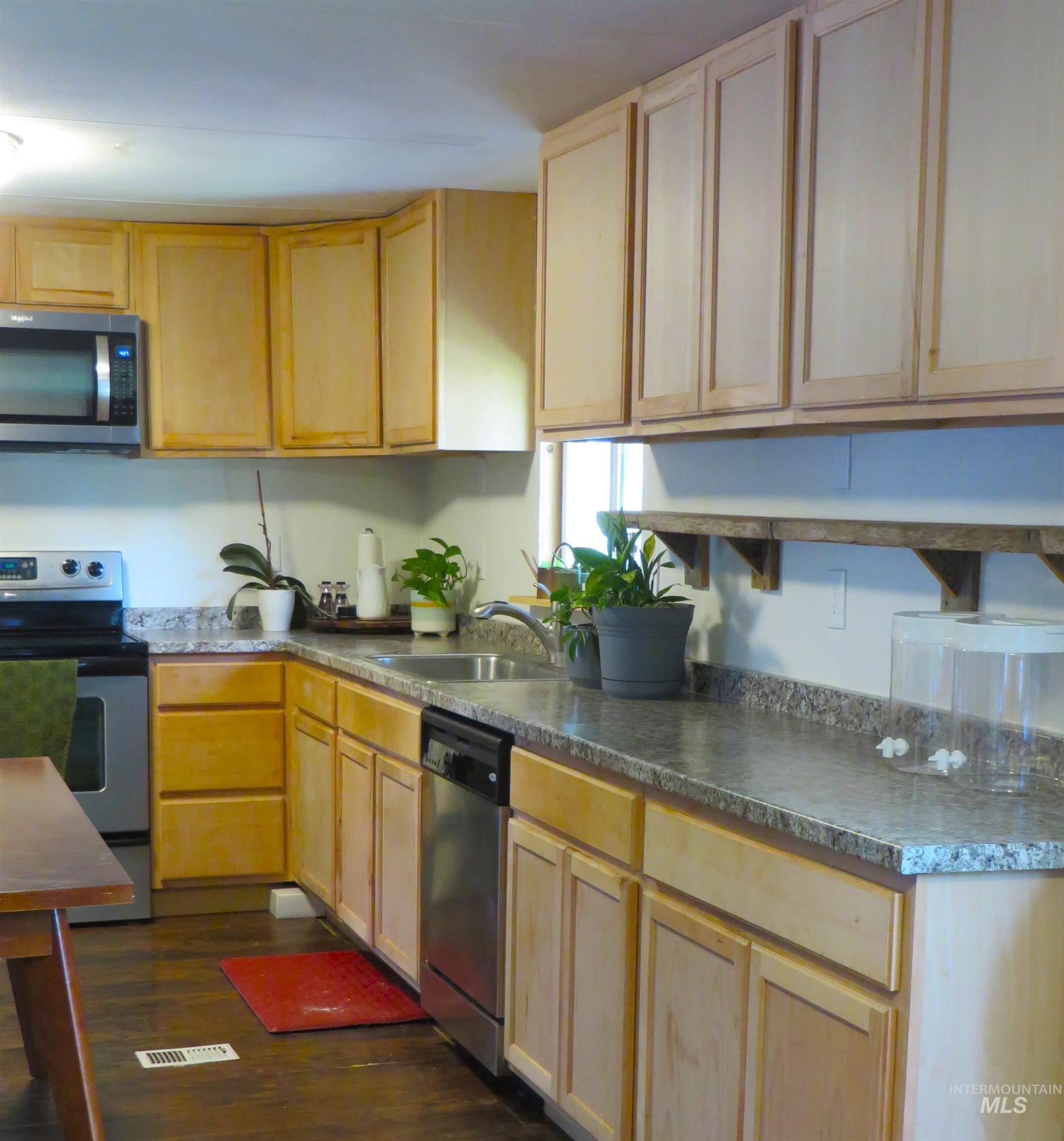 937 Indianhead Road Weiser, ID 83672 - Photo 4 of 36