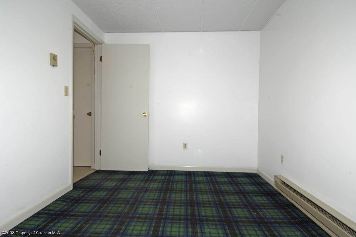 2530 Reservoir Road Moscow, PA 18444 - Photo 13 of 16 Office - Den