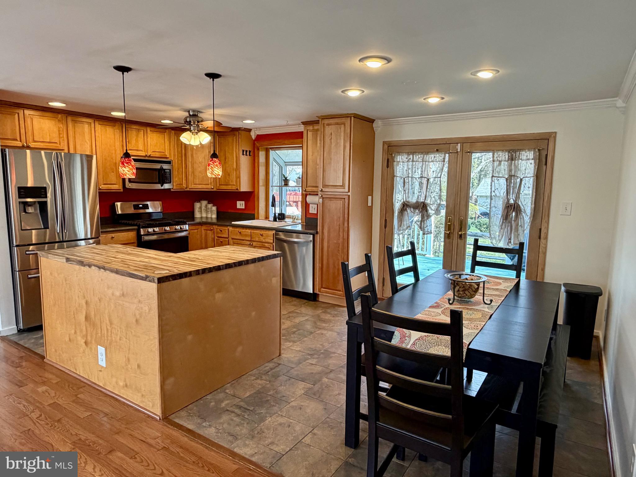5033 Three Kings Lane Columbia, MD 21044 - Photo 2 of 38 Kitchen/Dining