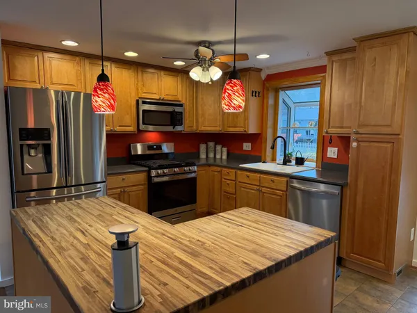 $530,000 | 5033 Three Kings Lane, Columbia, MD 21044