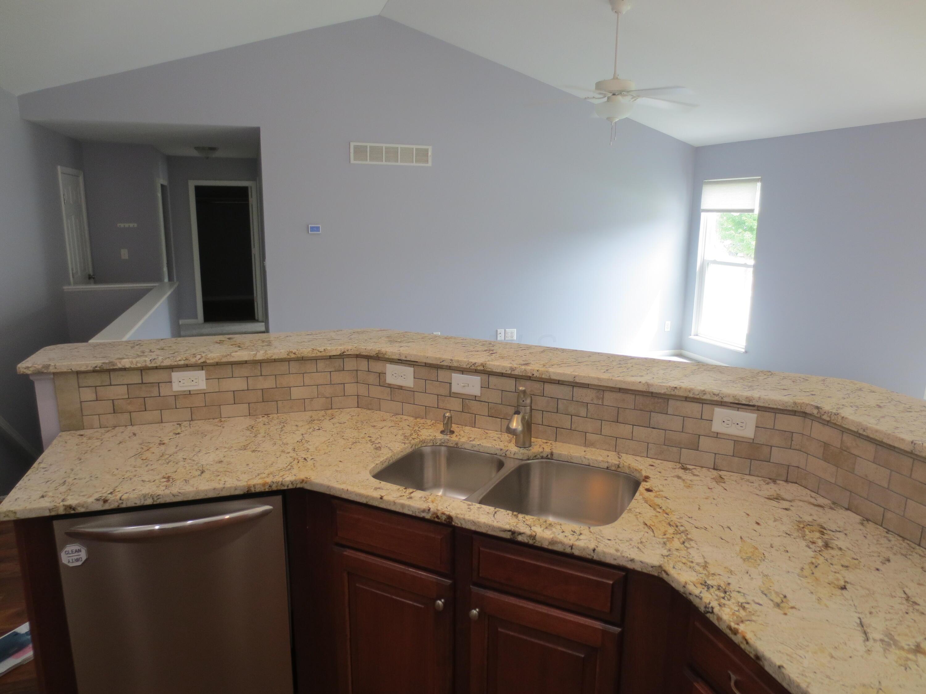 101 Merriston Circle Delaware, OH 43015 - Photo 6 of 34 Kitchen view to Great room