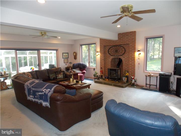 653 Harveys Bridge Road Coatesville, PA 19320 - Photo 3 of 25 Great Room