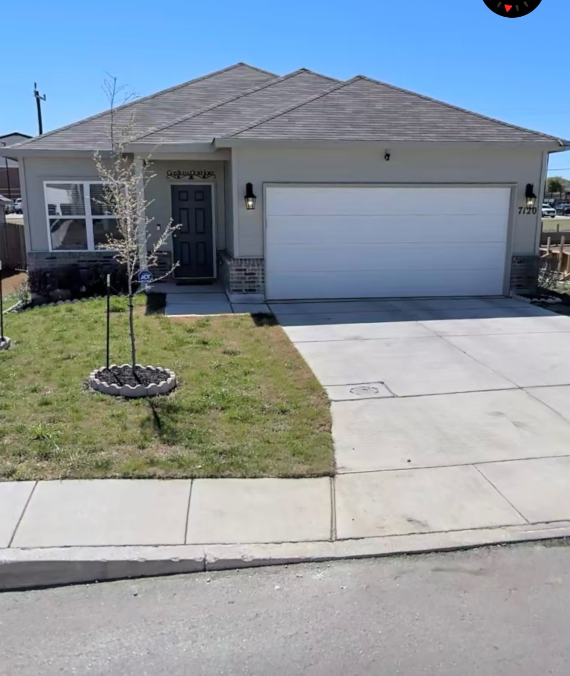 7120 Quarter Moon Converse, TX 78109 - Photo 3 of 16 a backyard of a house