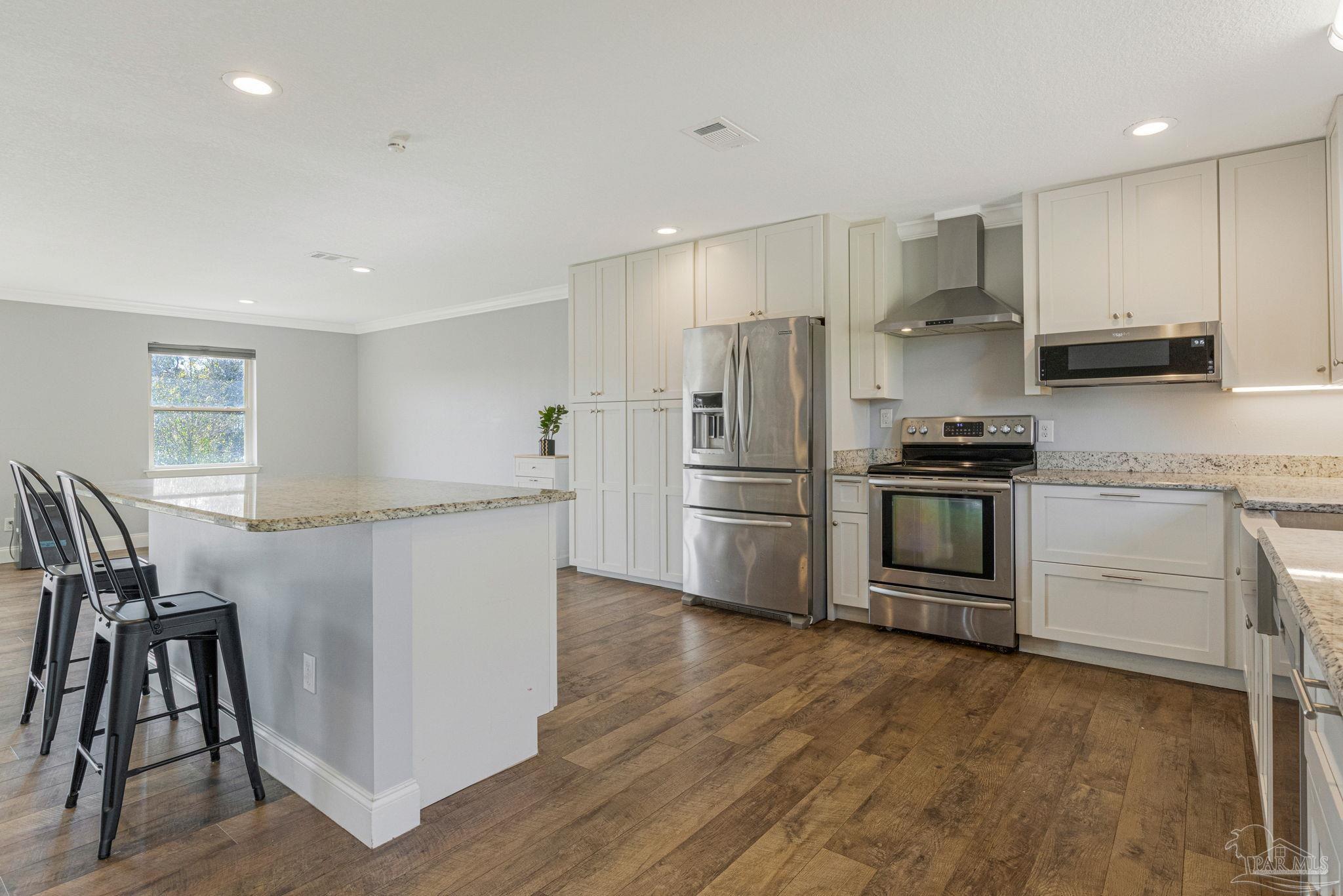 302 Garcon Point Road Milton, FL 32583 - Photo 11 of 51