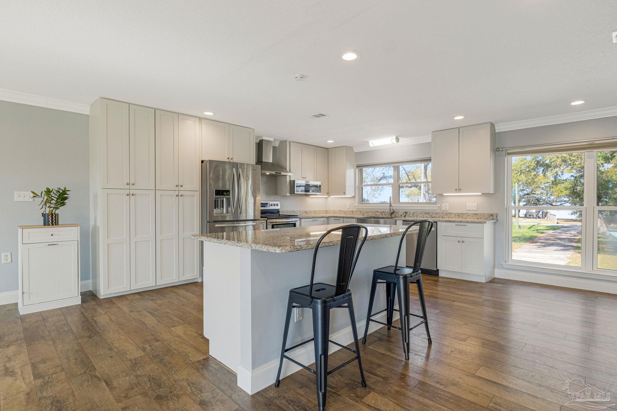 302 Garcon Point Road Milton, FL 32583 - Photo 12 of 51