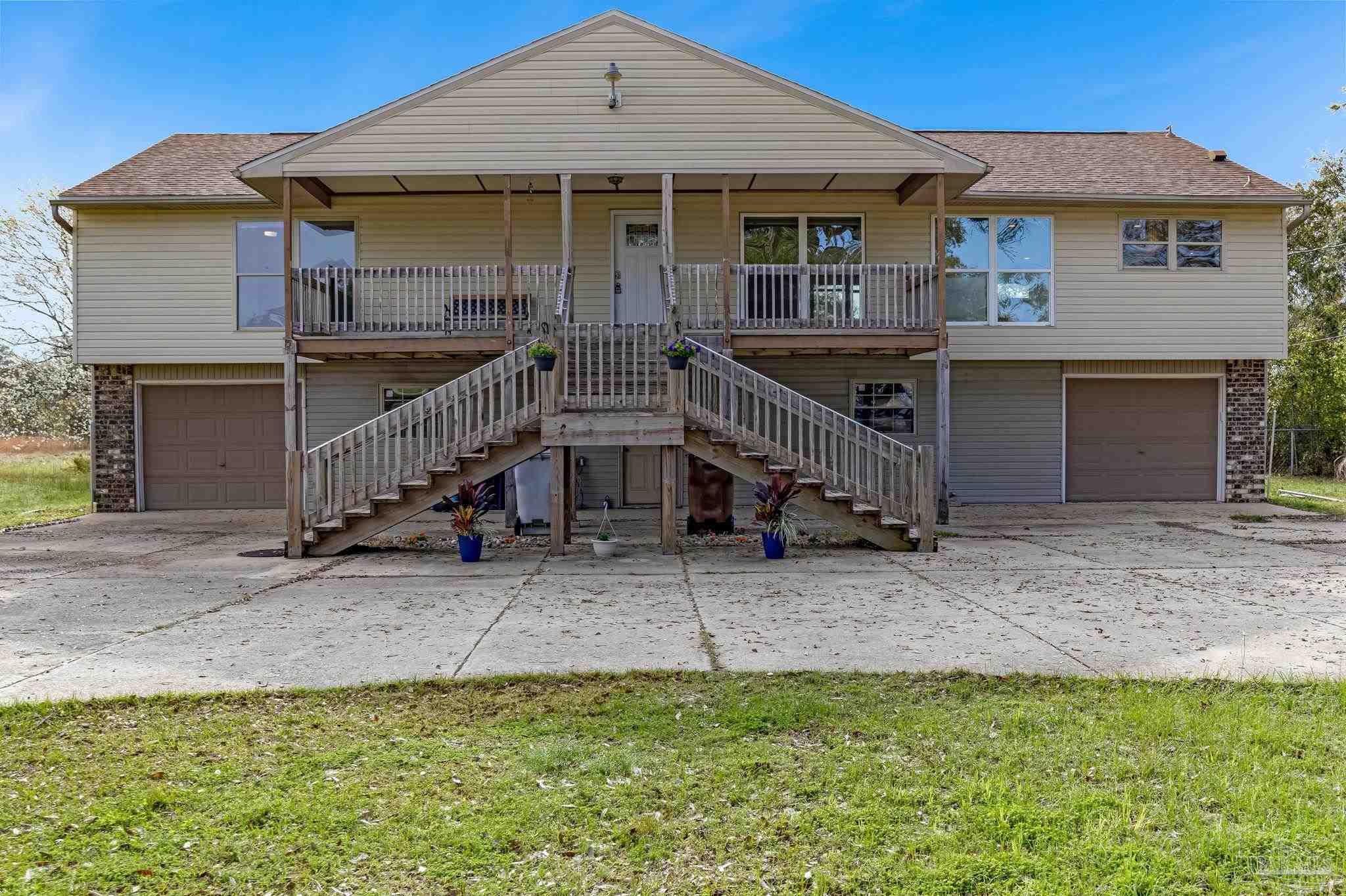 302 Garcon Point Road Milton, FL 32583 - Photo 4 of 51