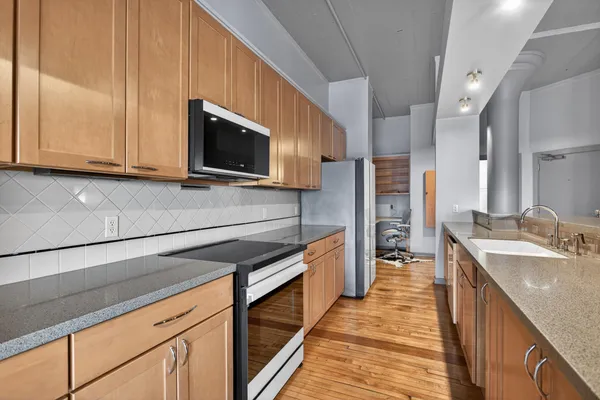 $277,900 | 109 West Washington Avenue, Unit 16, Jackson, MI 49201
