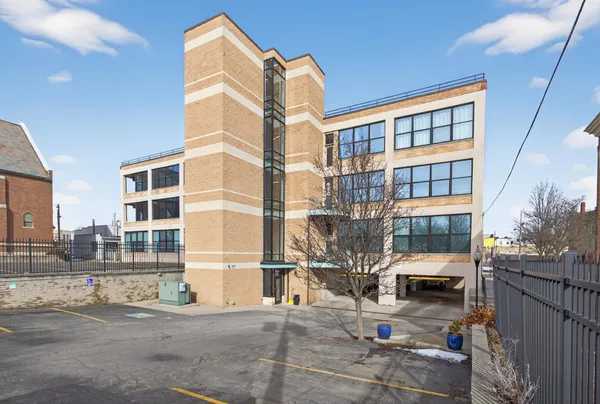 $277,900 | 109 West Washington Avenue, Unit 16, Jackson, MI 49201