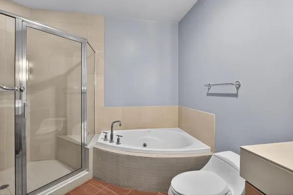 $277,900 | 109 West Washington Avenue, Unit 16, Jackson, MI 49201
