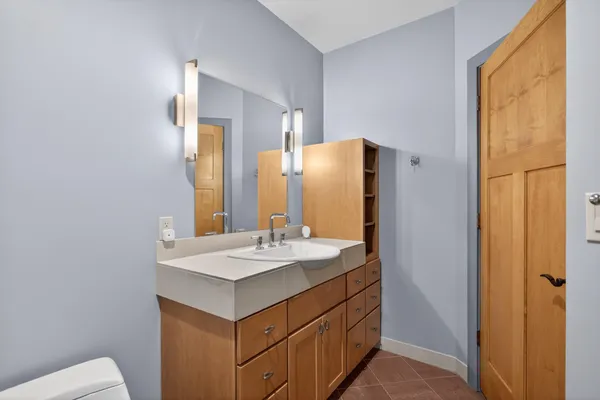 $277,900 | 109 West Washington Avenue, Unit 16, Jackson, MI 49201