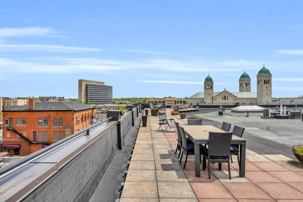 $277,900 | 109 West Washington Avenue, Unit 16, Jackson, MI 49201