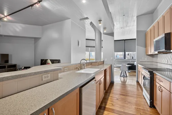 $277,900 | 109 West Washington Avenue, Unit 16, Jackson, MI 49201