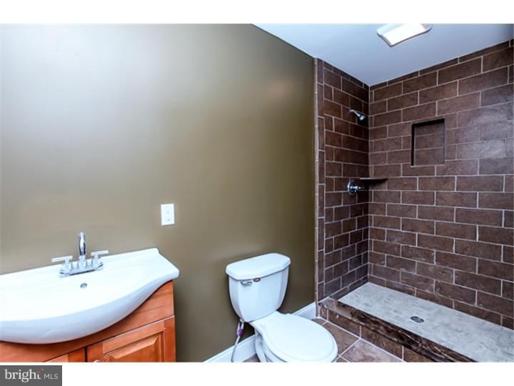 323 Democrat Road Gibbstown, NJ 08027 - Photo 17 of 25 Bathroom